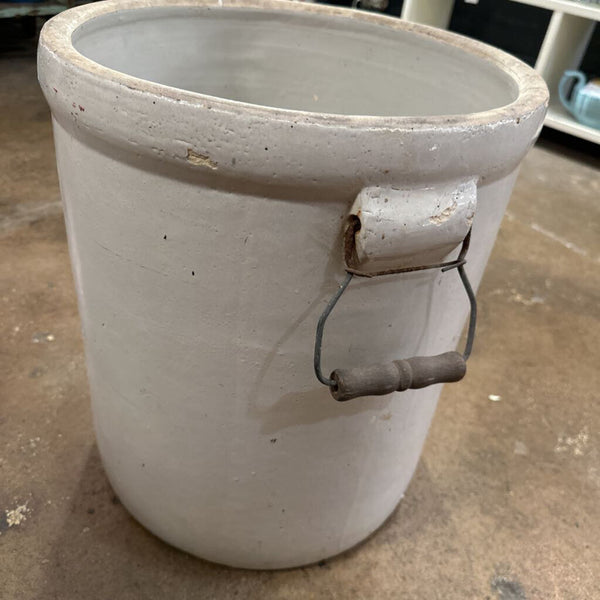 8 - GALLON HANDLED CROCK, SMALL SPIDER HAIRLINE CRACK ON BOTTOM. 16 1/4”H x 17 1/2”W WITH HANDLES, IN STORE PICKUP ONLY