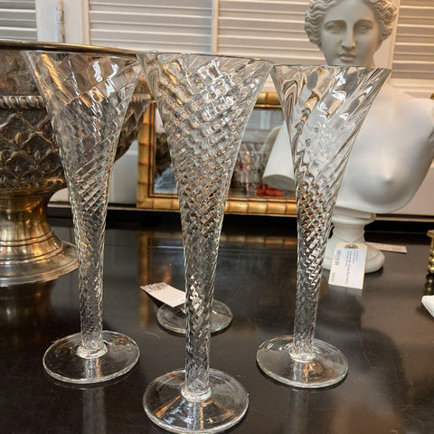 Gorgeous Set of 4 Hollow Champagne Flutes