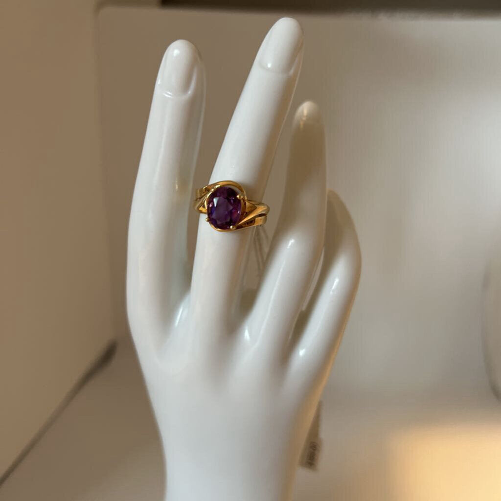 10K gold Amethyst solitaire ring