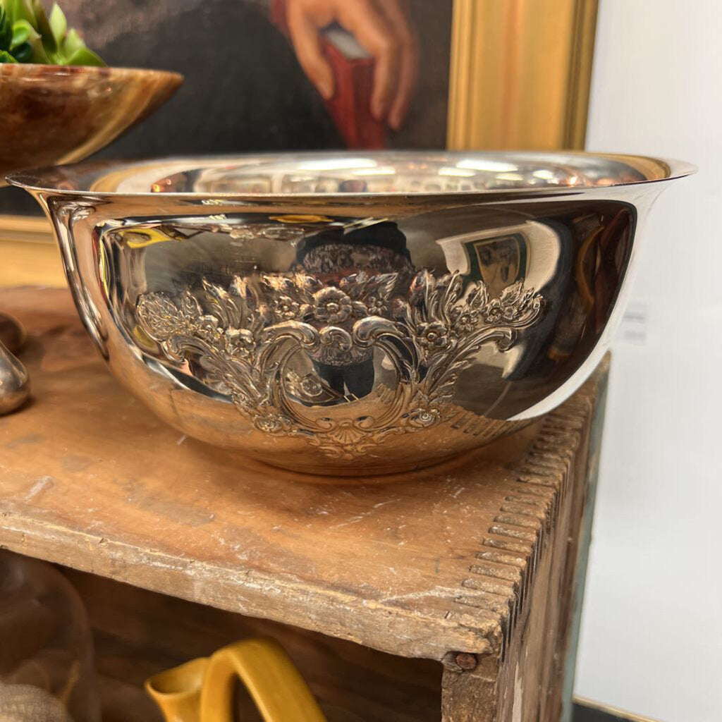 Vintage Oneida Silver Plate Fruit Bowl Repousse Floral