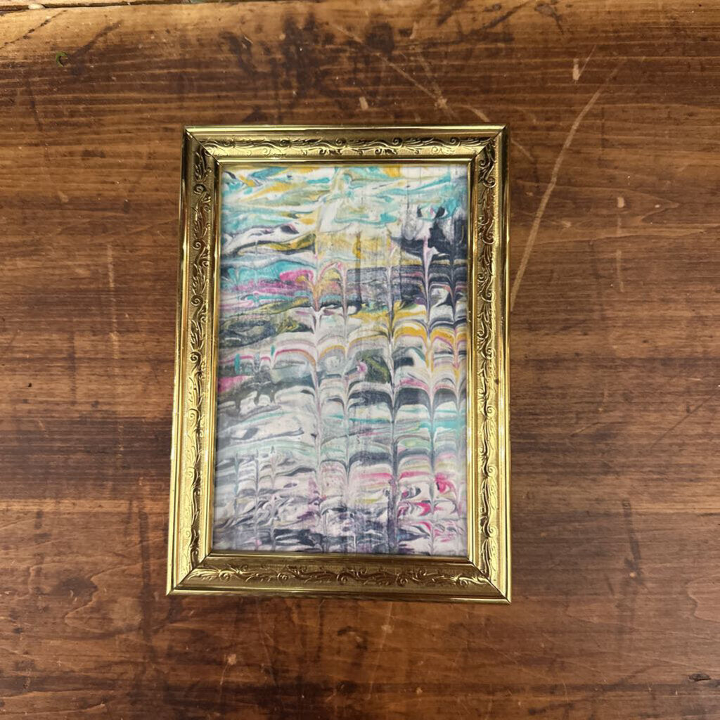 Brass Frame w. Artwork 4 x 6