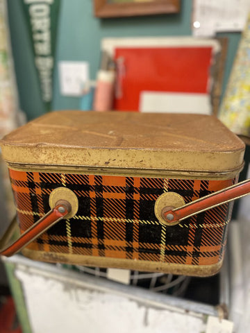 Jens Fresh Vintage ~ Vintage Scotch Plaid picnic tin ~ as is