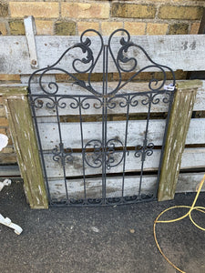 MEtal & Wood Garden Gate Decor
