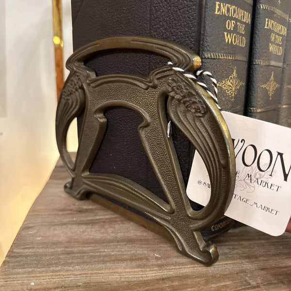 VINTAGE BRASS ART NOUVEAU EXPANDABLE BOOK RACK