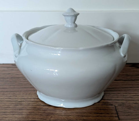 Vintage Porcelain Round Tureen 9x5