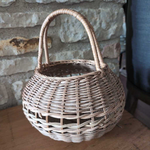 Vintage Woven Basket w/Handle 13x8
