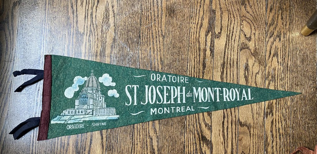 St. Joseph Pennant 23" W1514