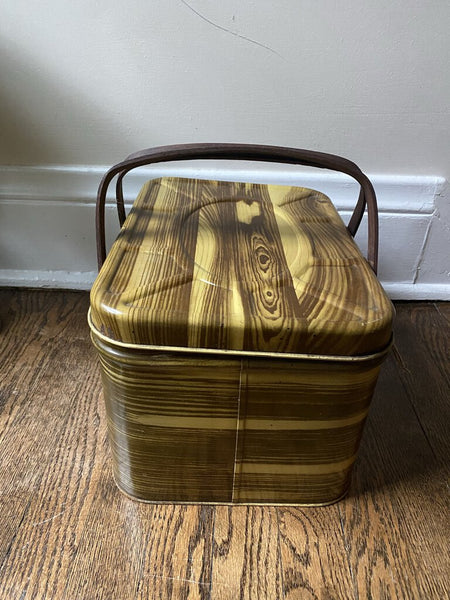 Metal Picnic Wood Grain Basket W1530