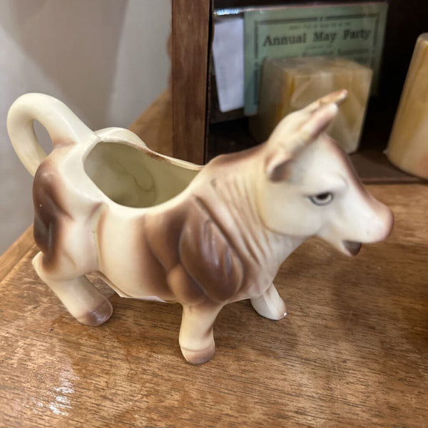 Cow creamer