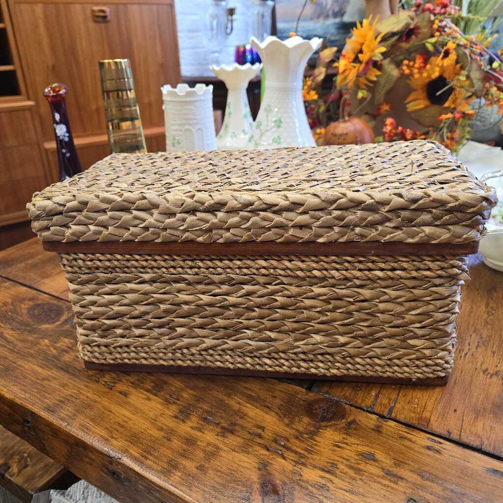 Woven box