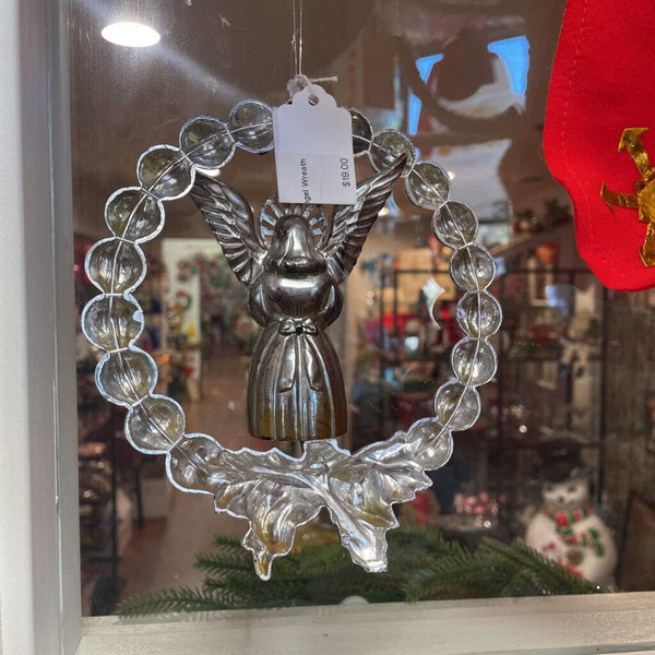 Moxie - 60s Plastic Angel Wreath - 6"