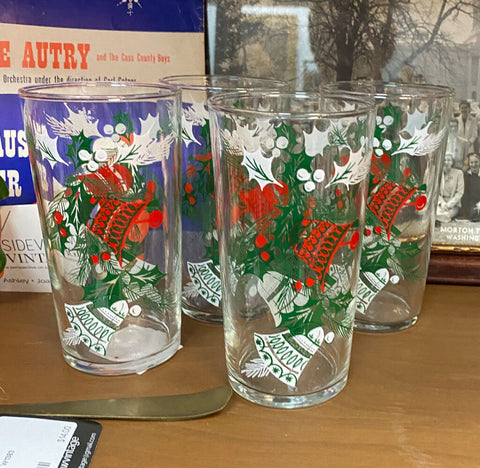 Set of 4 Christmas Glasses with Bells and Holly H1050