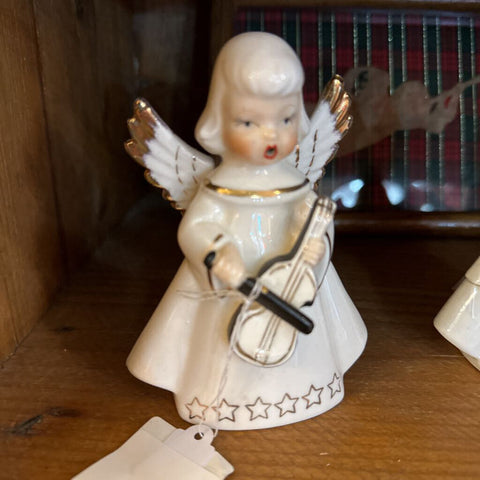 Angel with violin