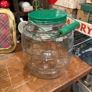 Barrel jar with handle