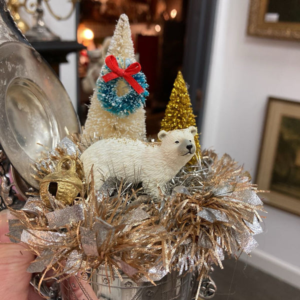 Vintage Christmas Vignette