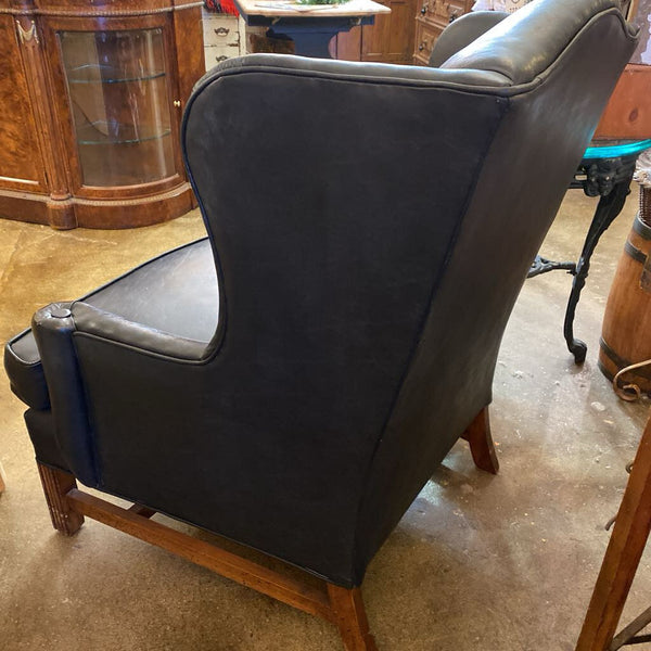 Black Leather Chair 31.5W 30D 39.5H IN STORE PICKUP ONLY