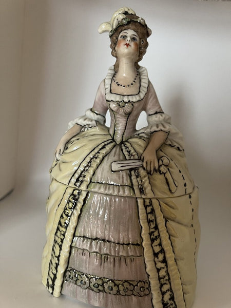 Marie Antoinette Figueroa jar, porcelain, 7 1/2" tall