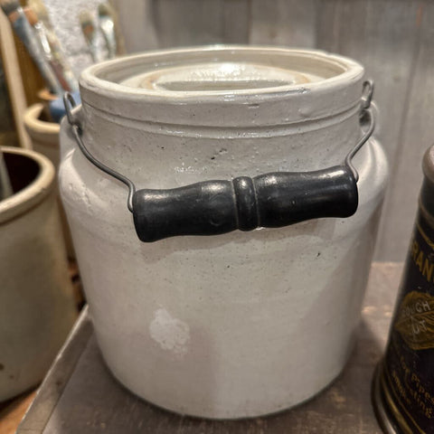 Stoneware crock with lid