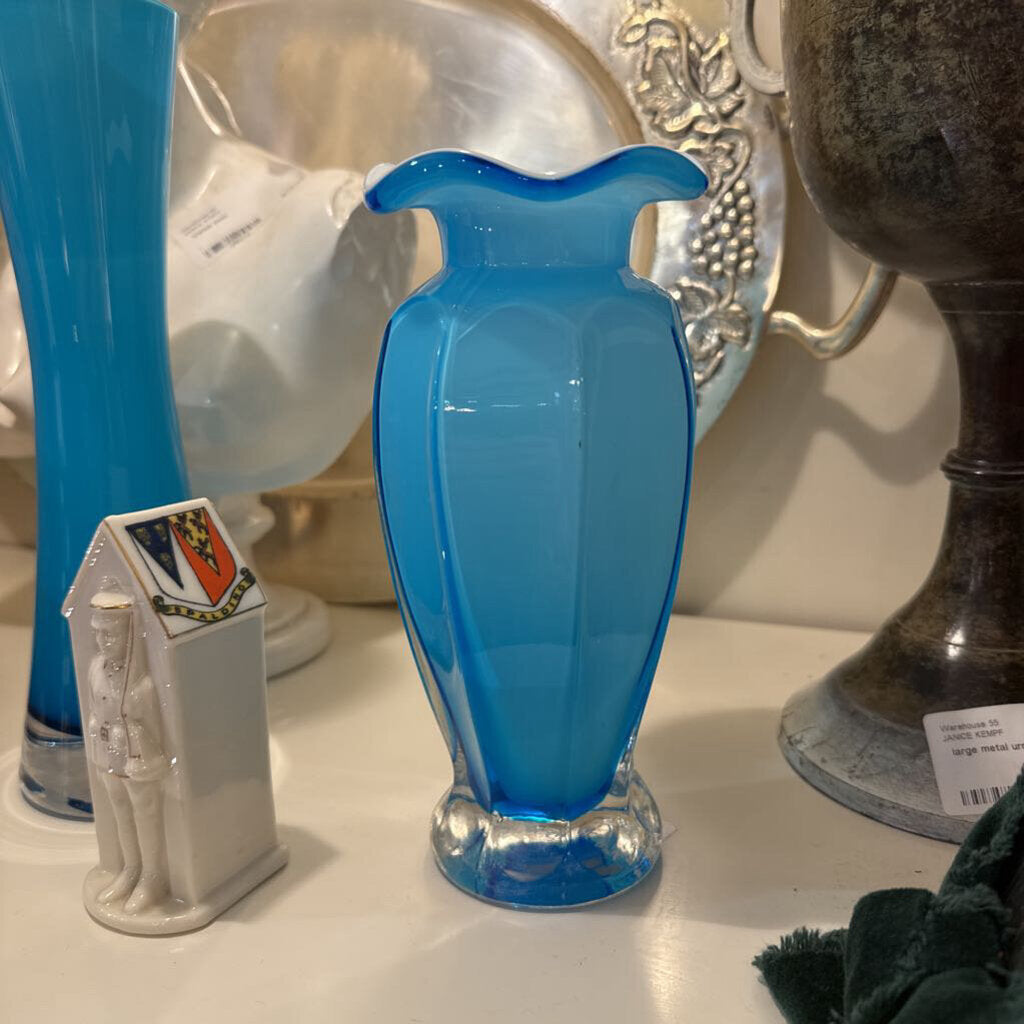 VINTAGE BLUE RUFFLE white inlay 7 1/2in base