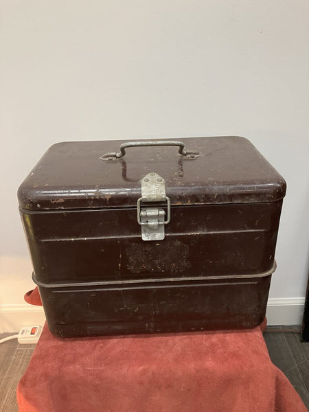 Vintage metal cooler with shelf