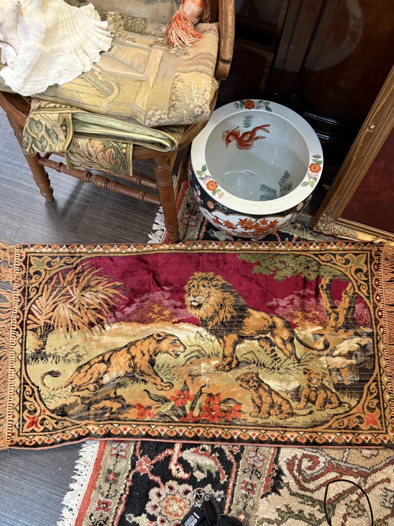 lion silk tapestry/rug with fringe