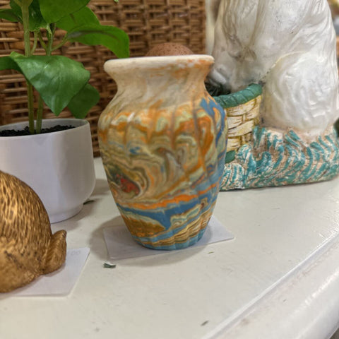 Tourist pottery
