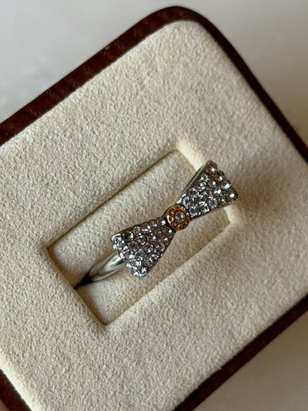 Henri Bendel Bow shaped ring size 8