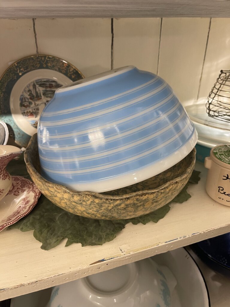 Vintage Pyrex 402 bowl Rainbow Blue Stripe as is