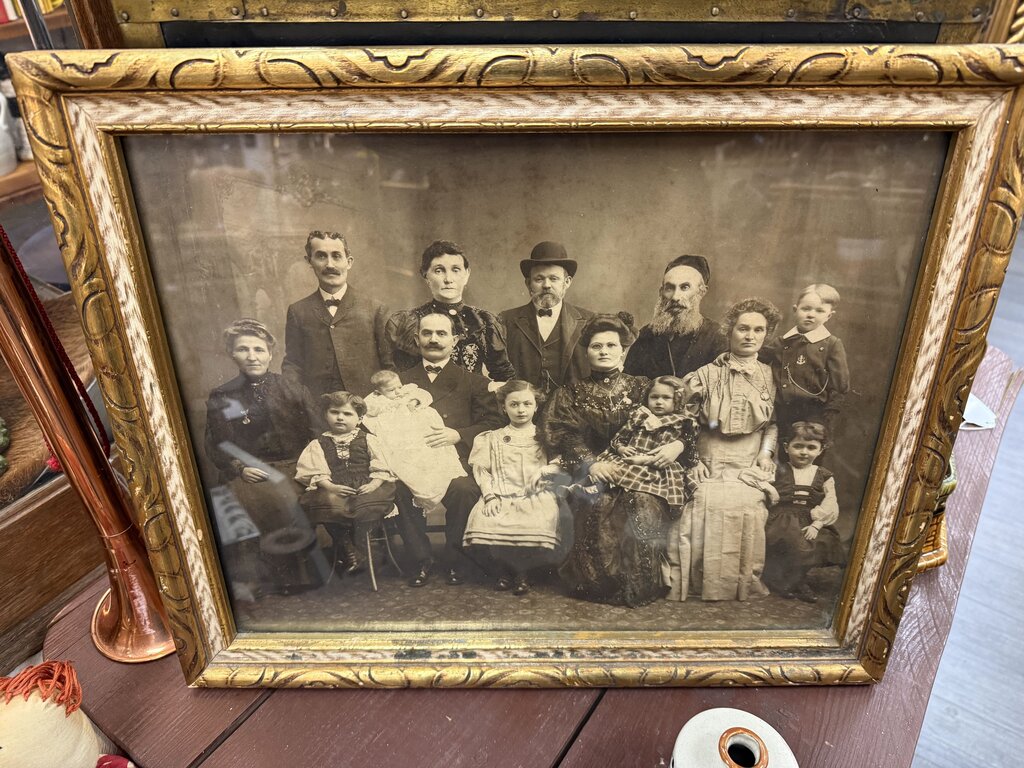 1880's large sepia toned family portrait, gilt wood frame, 15"x18"