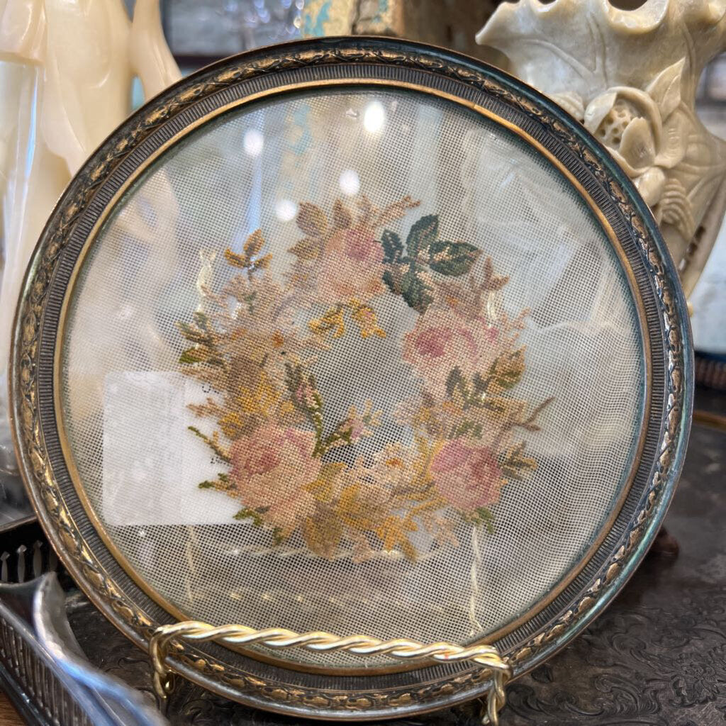 |D| Antique Brass & Lace Trinket Dish