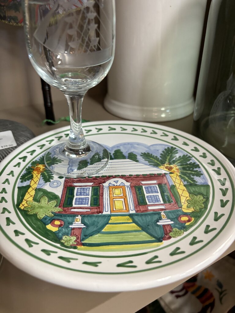 Barbara Finsness Bermuda Cottage Plate 10in