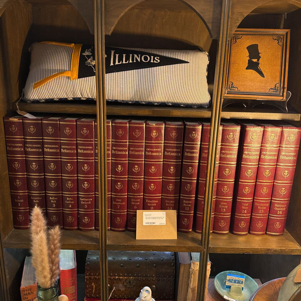 Vtg. "Encyclopedia Brittanica" 24 Vol. Set + (5) Book of the Year