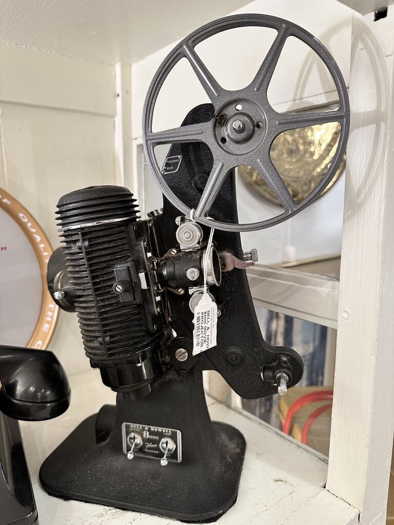 BELL & HOWELL 8mm MOVIE PROJECTOR as is