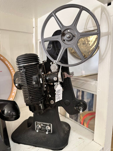 BELL & HOWELL 8mm MOVIE PROJECTOR as is