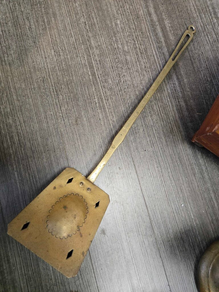 Early chestnut roaster brass 22.5 tall