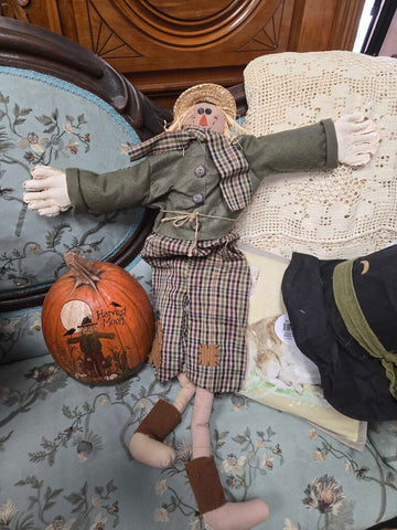 23 x 28 cloth scarecrow