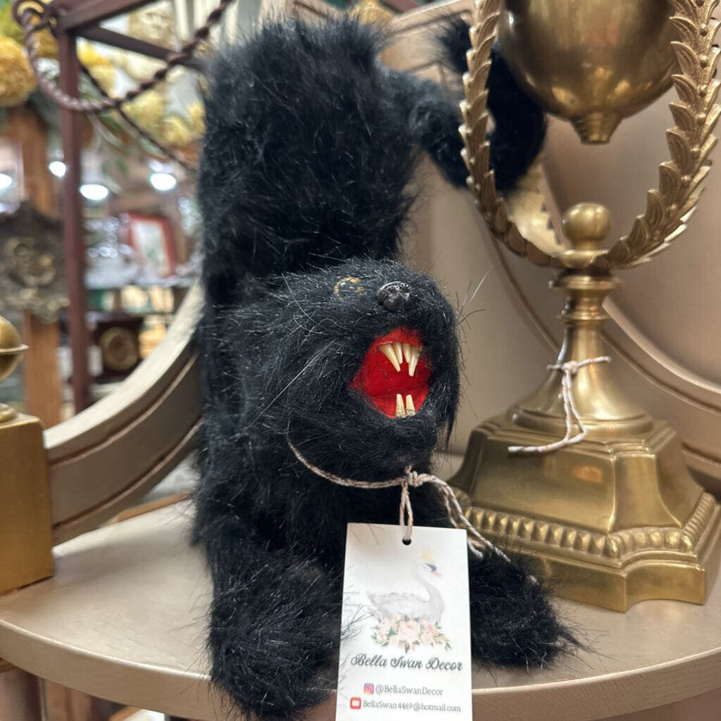 Vint Scary Black Cat