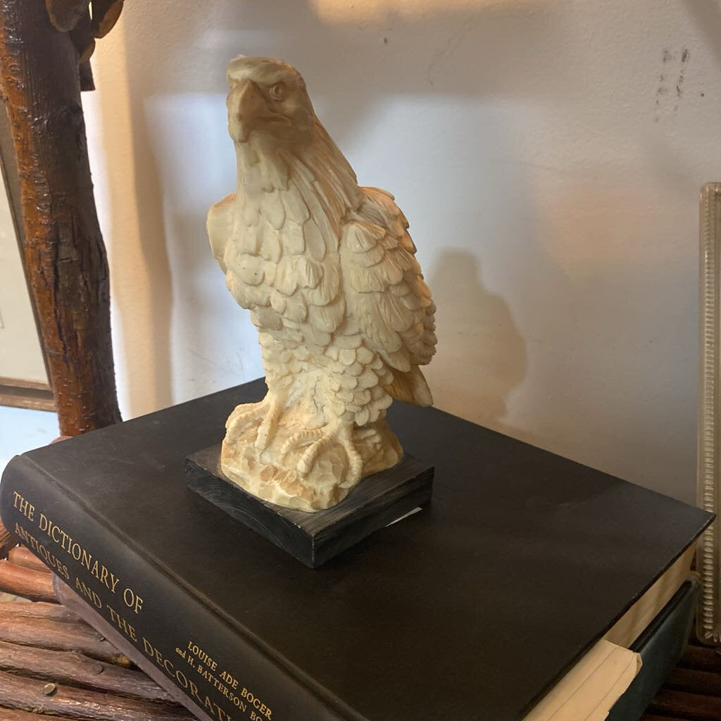 Eagle sculpture made in Italy 8in tall