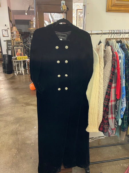 Vintage Marshall Field's & Co. BLACK VELVET OPERA COAT full length WITH RHINESTONE BUTTONS FIRM