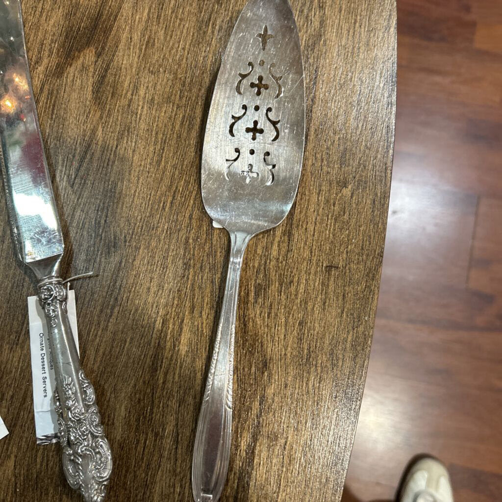 Cake/Pie Server silver plated Serenade Pattern by Wallace