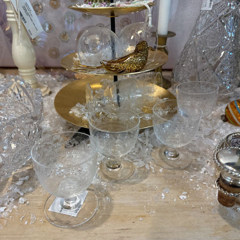 Vintage set of 8 glass cordials small stems