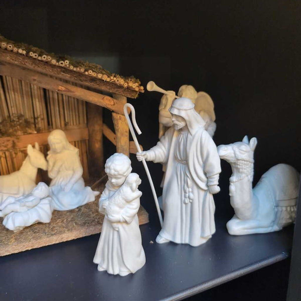 Vintage ,1982, Avon Nativity Set With Bisque Figurines and Creche
