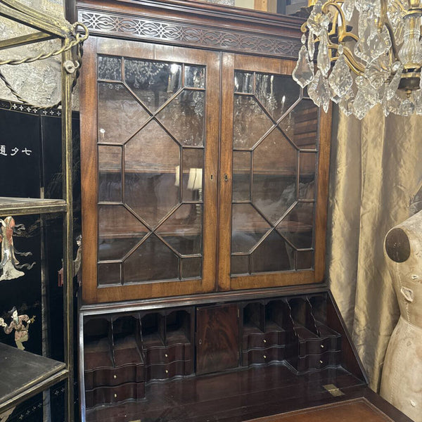 MID 18TH CNTURY GEORGE 111 BUREAU BOOKCASE SECUTARY COMES IN TWO 42W 21D 87T IN STOREPICK UP ONLY