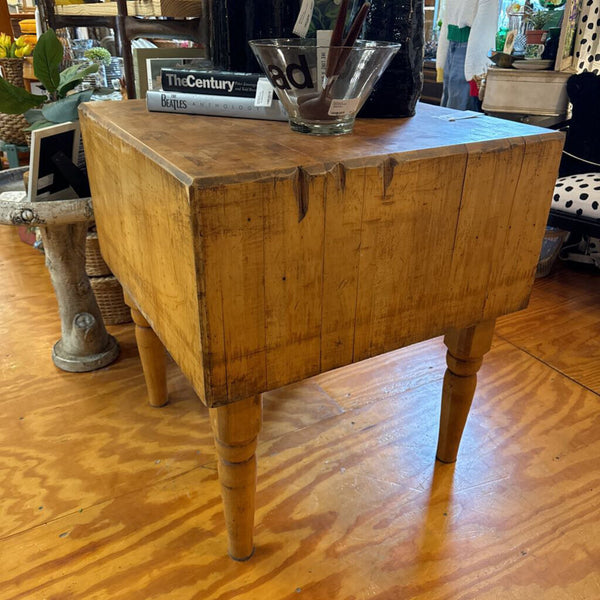 Butchers butcher block / old 30" x 30" x 33" tall ( block itself is 15" thick and solid) legs are removable extremely heavy in store pick up only.