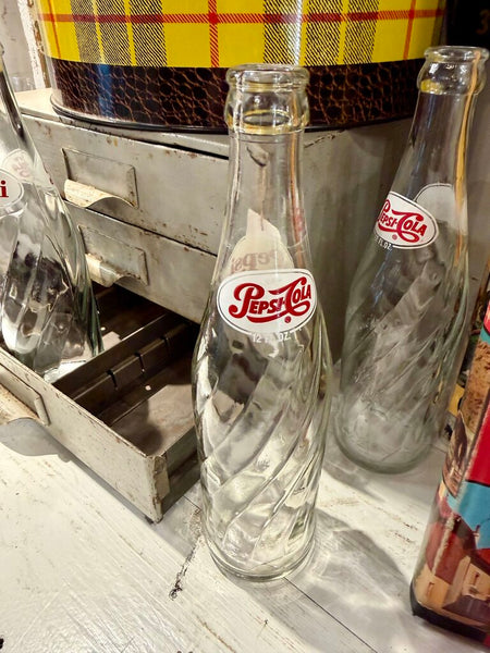 JFV ~ Vintage 1965 Pepsi-Cola pop battle