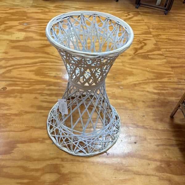 Painted White Spun Fiberglass Plant Stand 20" Tall W2224 Pick Up Only