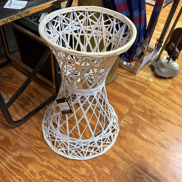 Painted White Spun Fiberglass Plant Stand 20" Tall W2227 Pick Up Only