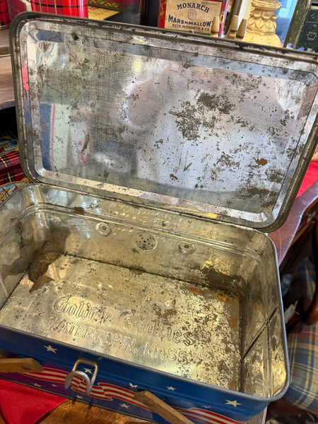 Vintage Golden Cookies Watertown, Mass Red White Blue tin with wood handles excellent condition