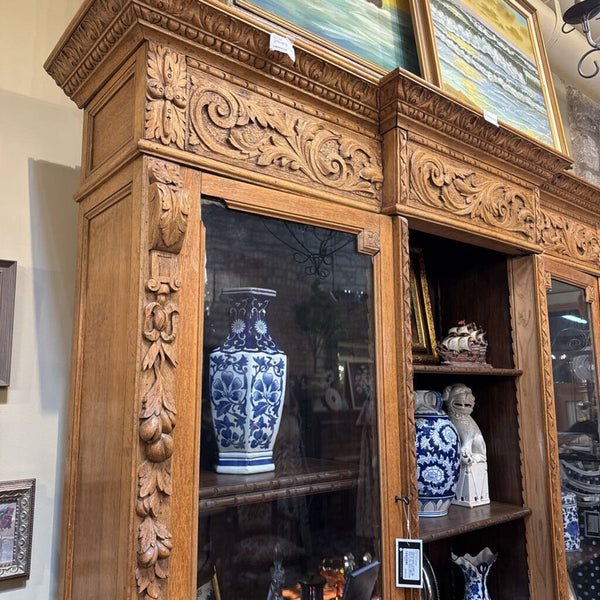 FRENCH LIBARY CABINET 72L 21.5D 94T AS FOUND IN STORE PICK UP ONLY HAS A MIDDLE DOOR, GLASS NEEDS REPLACED