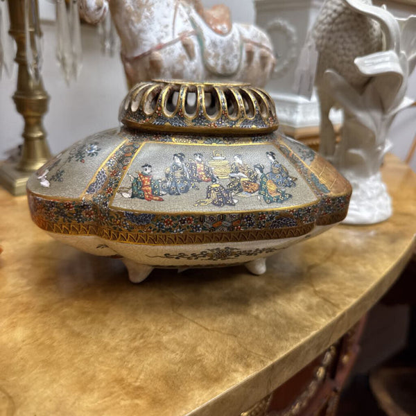 Old oriental incense burner 7.5 x 4.5